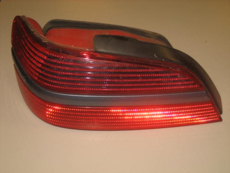 Fanale posteriore principale sinistro (luci)