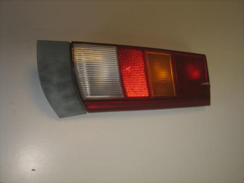 Fanale posteriore principale destro (luci)