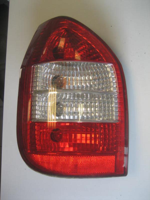 Fanale posteriore principale sinistro (luci)
