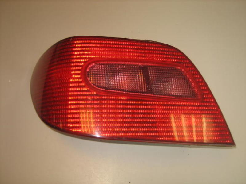 Fanale posteriore principale sinistro (luci)