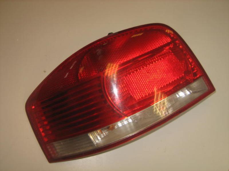 Fanale posteriore principale sinistro (luci)