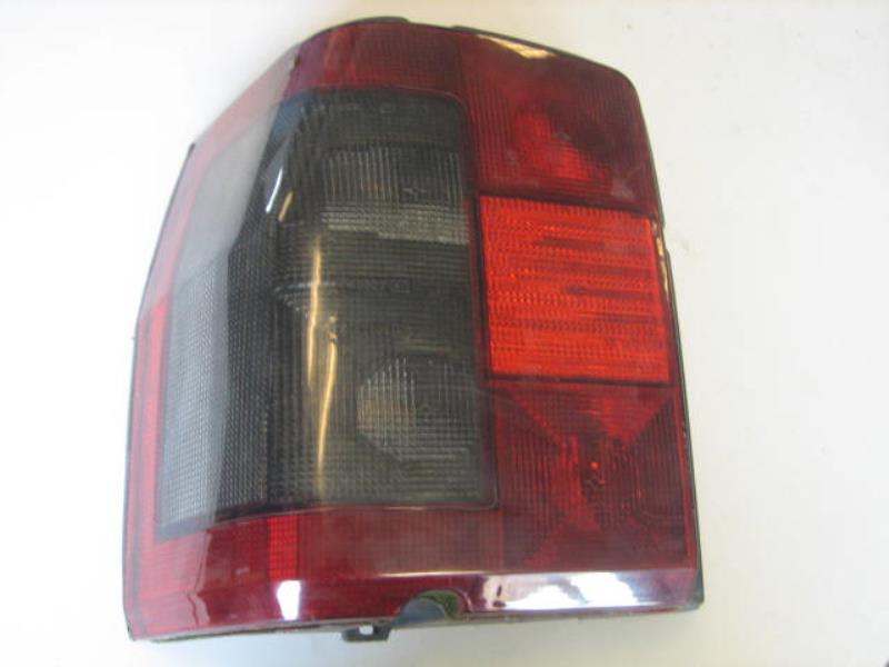 Fanale posteriore principale sinistro (luci)