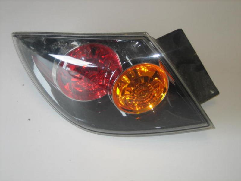 Fanale posteriore principale sinistro (luci)