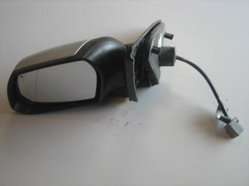 Retrovisor izquierdo