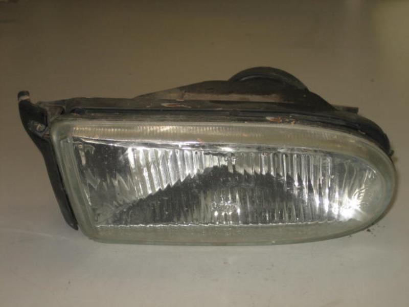 Fendinebbia sinistro (luce)