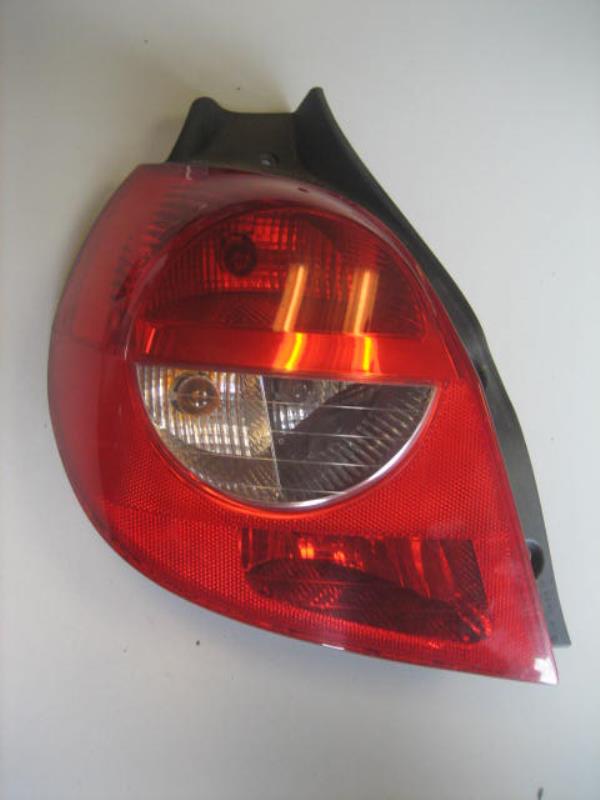 Fanale posteriore principale sinistro (luci)