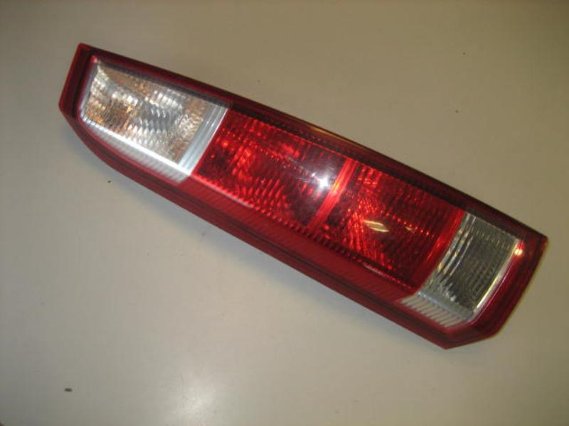 Fanale posteriore principale sinistro (luci)