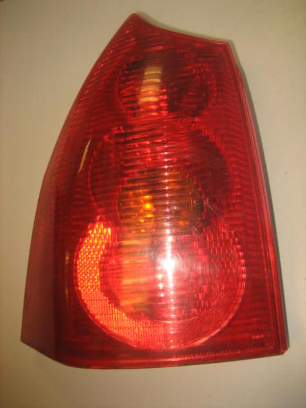 Fanale posteriore principale sinistro (luci)