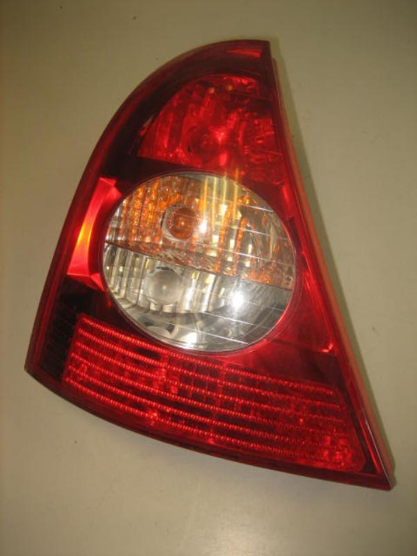 Fanale posteriore principale sinistro (luci)