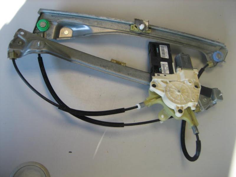 Mecanisme de leve vitre electrique avant droit