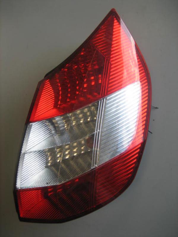 Fanale posteriore principale destro (luci)
