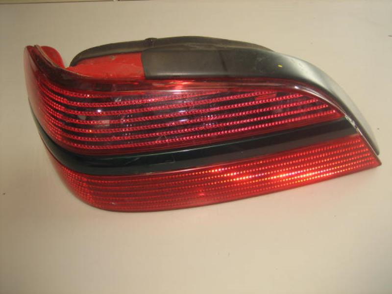 Fanale posteriore principale sinistro (luci)