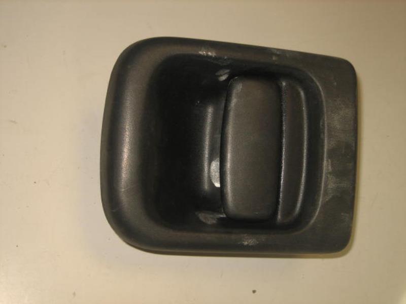Poignee porte avant gauche