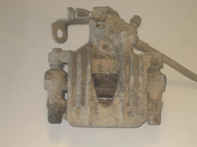 Etrier arriere droit (freinage)