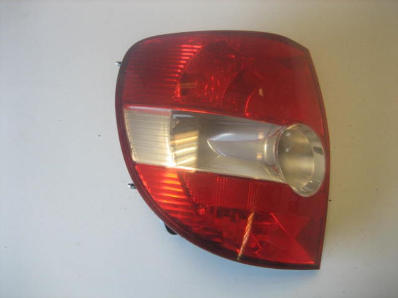 Fanale posteriore principale sinistro (luci)