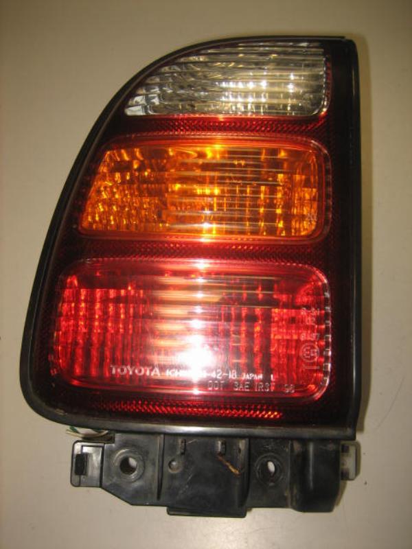 Fanale posteriore principale sinistro (luci)