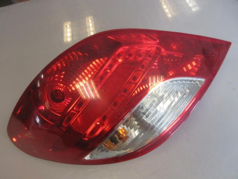 Fanale posteriore principale sinistro (luci)
