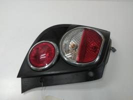 Fanale posteriore principale sinistro (luci)