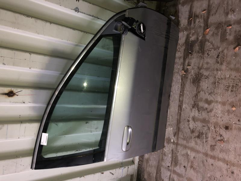 Porte avant droit