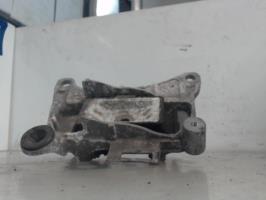 Support moteur gauche