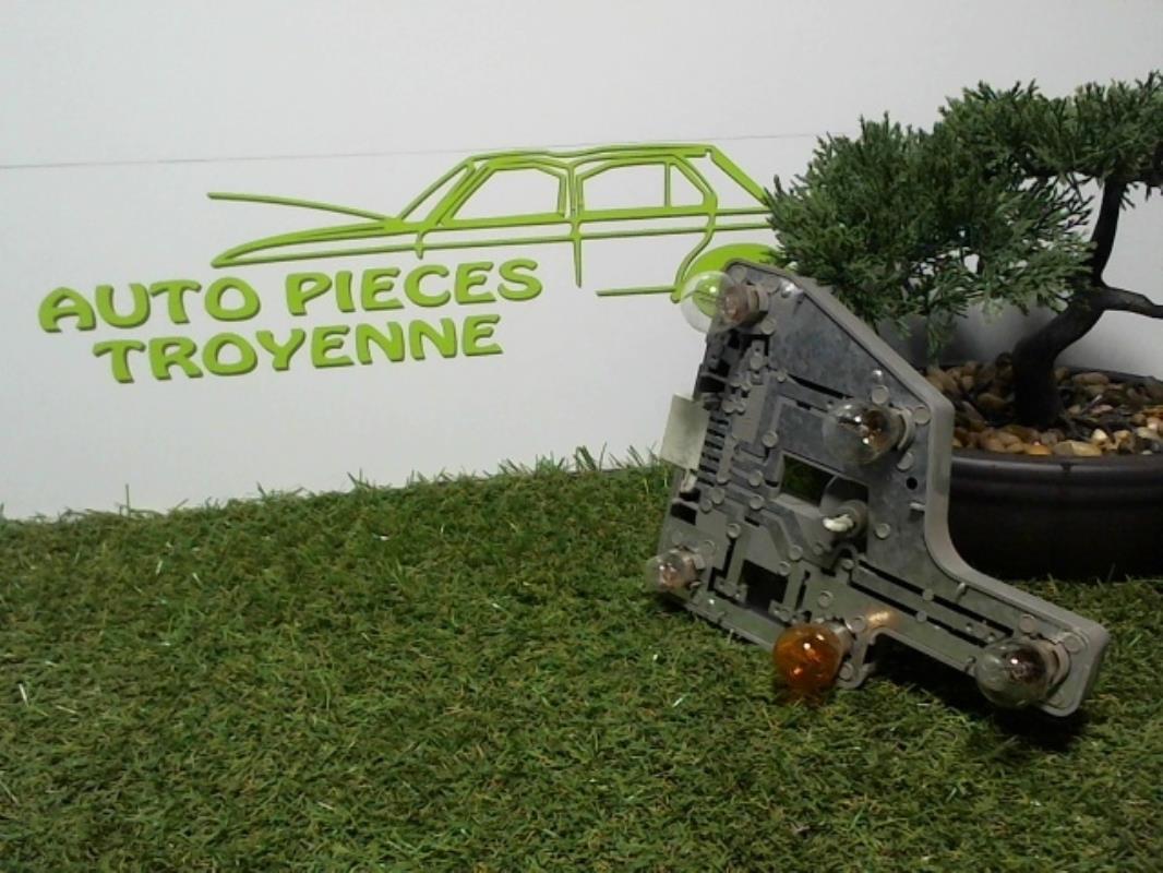 Base portalampade fanale posteriore destro