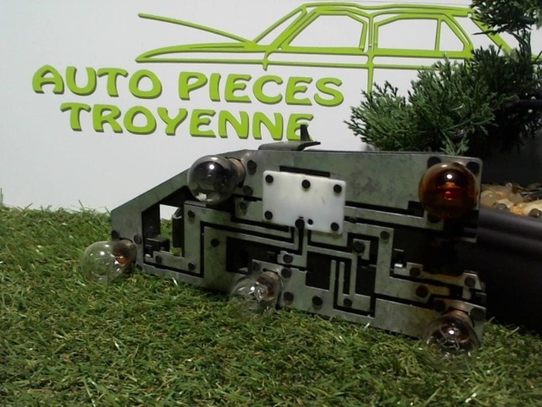 Base portalampade fanale posteriore destro