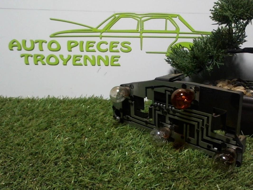 Base portalampade fanale posteriore destro