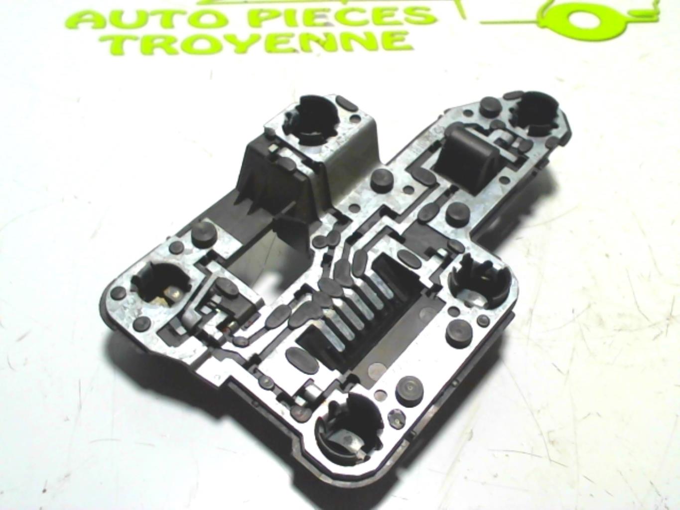 Base portalampade fanale posteriore destro