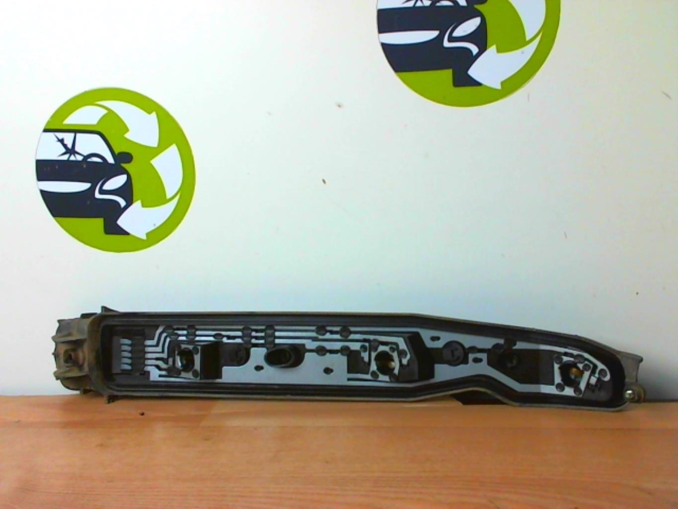 Base portalampade fanale posteriore sinistro