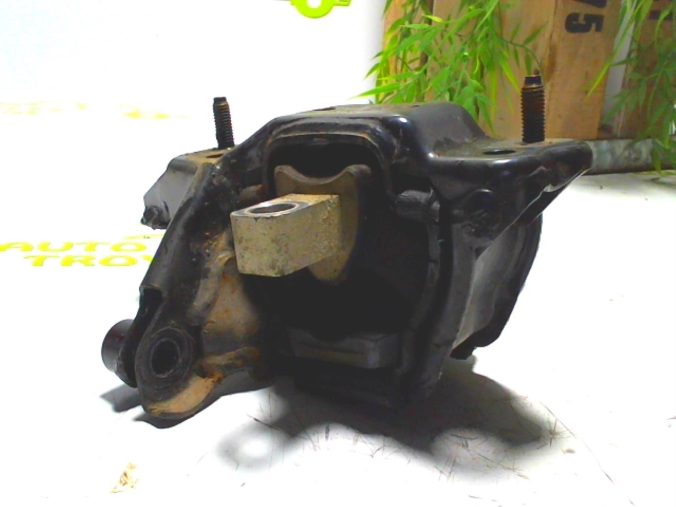 Support moteur gauche