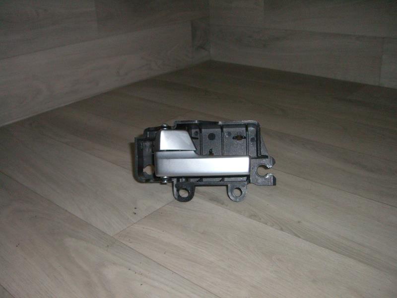 Poignee interieur avant gauche