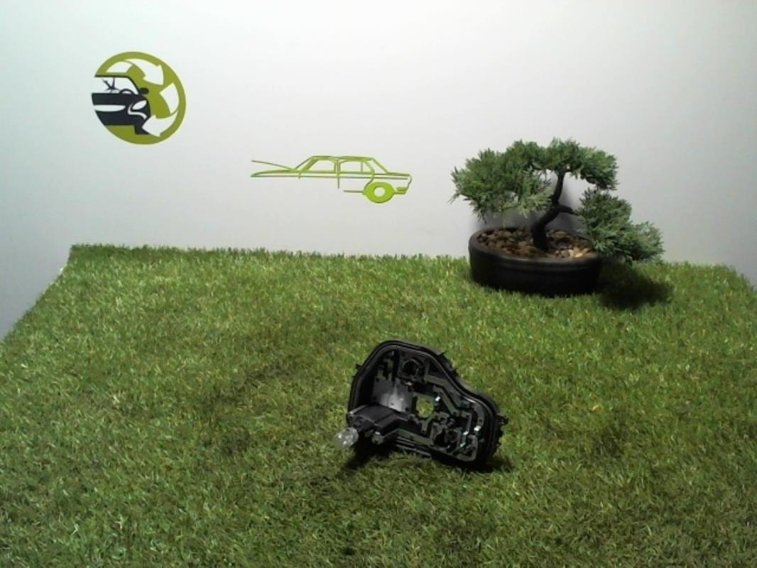 Base portalampade fanale posteriore destro
