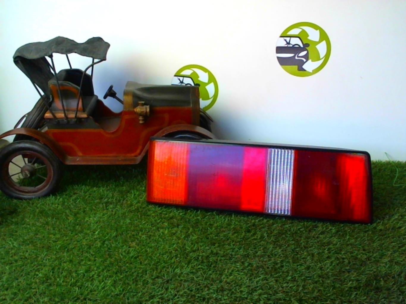 Fanale posteriore principale sinistro (luci)