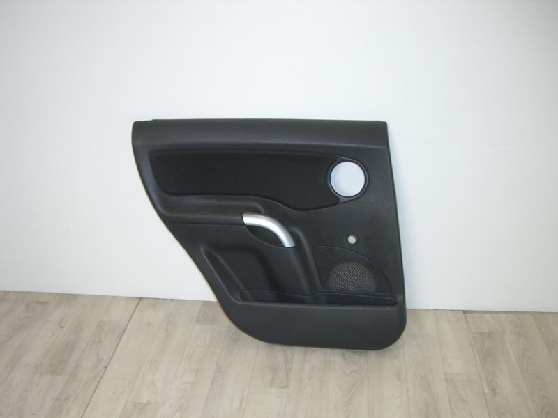 Panel de puerta trasera izquierda