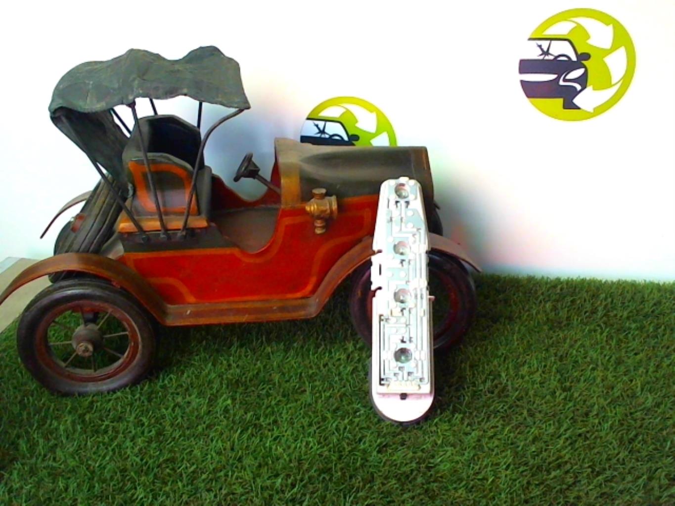 Base portalampade fanale posteriore destro
