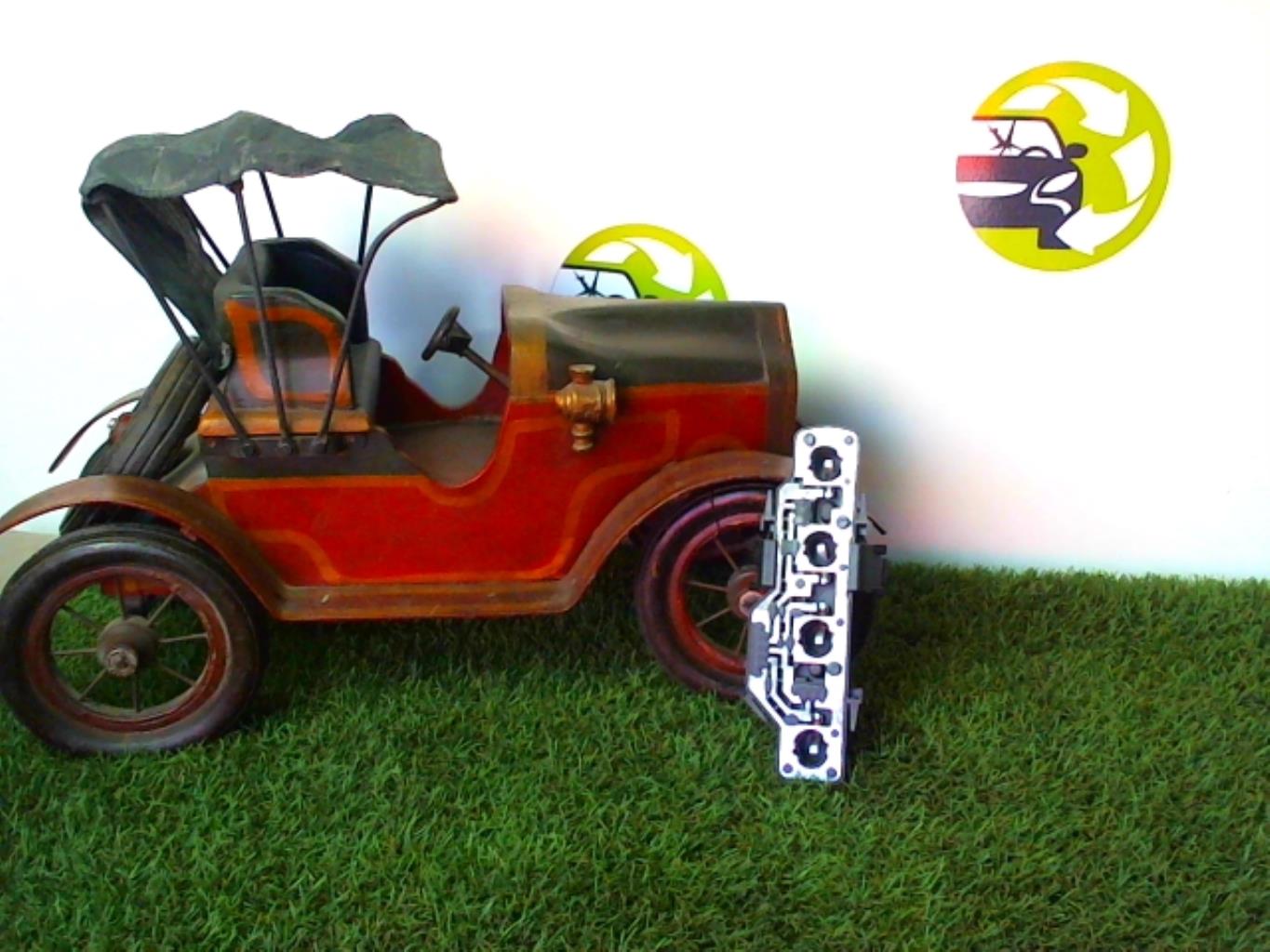 Base portalampade fanale posteriore destro