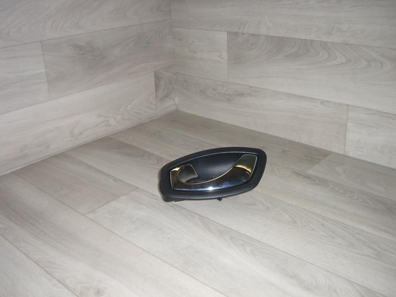 Poignee interieur arriere gauche