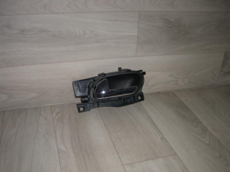 Poignee interieur arriere gauche
