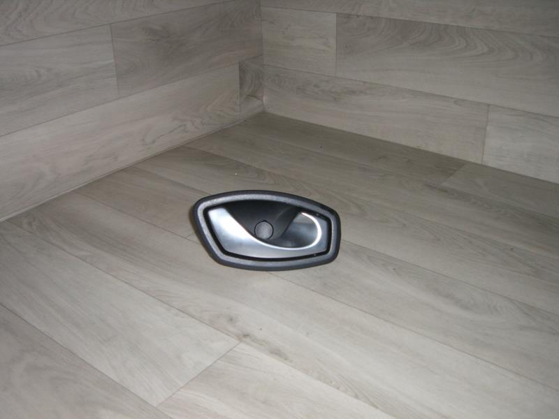 Poignee interieur avant droit