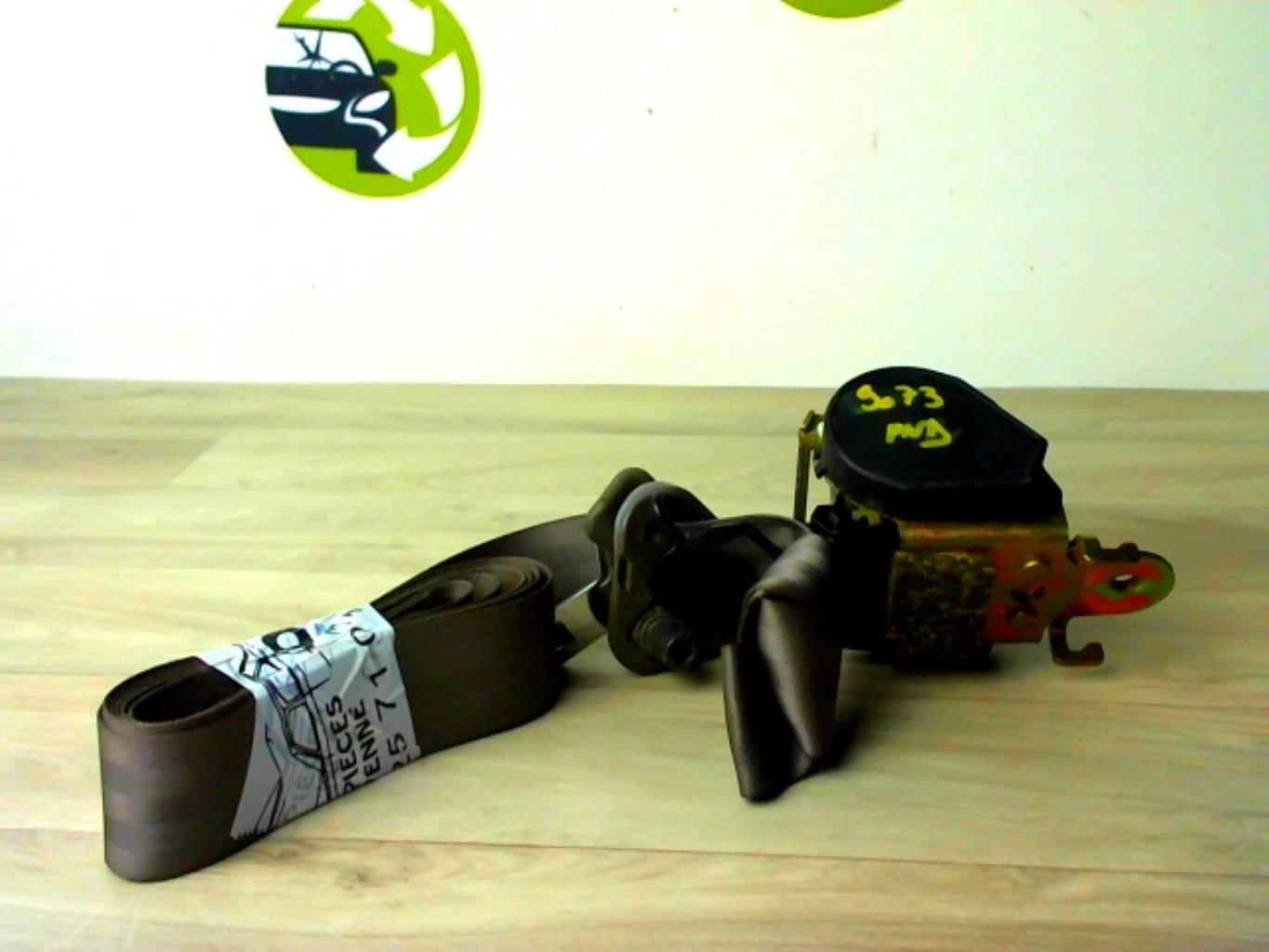 Ceinture avant droit