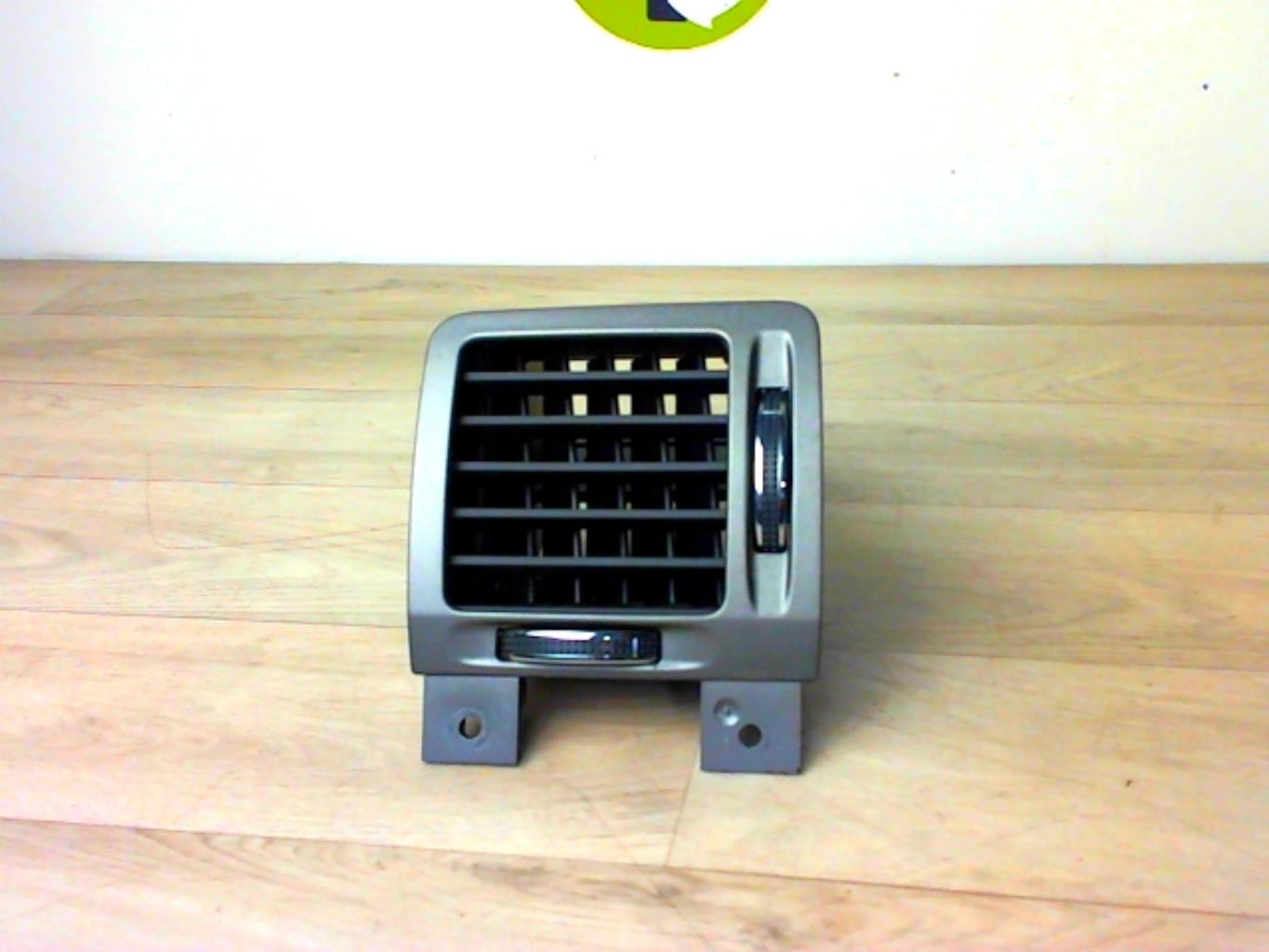 Aerateur tableau de bord avant gauche