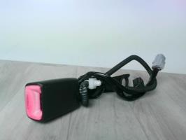 Attache ceinture avant gauche