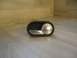 Poignee interieur avant droit