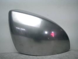 Carcasa del retrovisor derecho