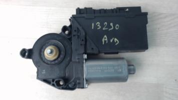 Moteur leve vitre avant droit