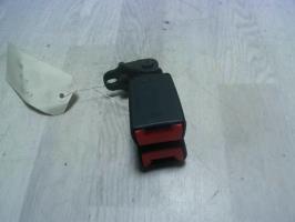 Attache ceinture arriere droit