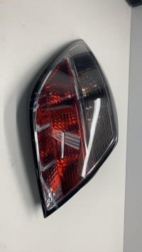 Fanale posteriore principale sinistro (luci)
