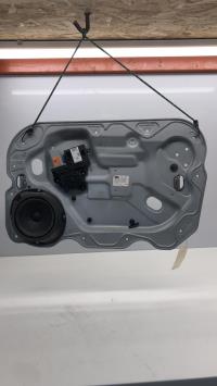 Leve vitre electrique avant droit