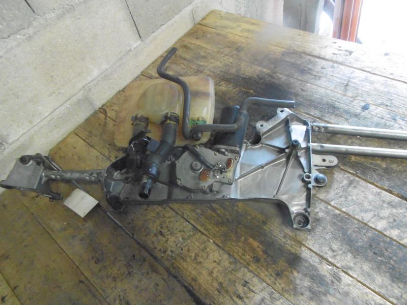Moteur essuie glace avant