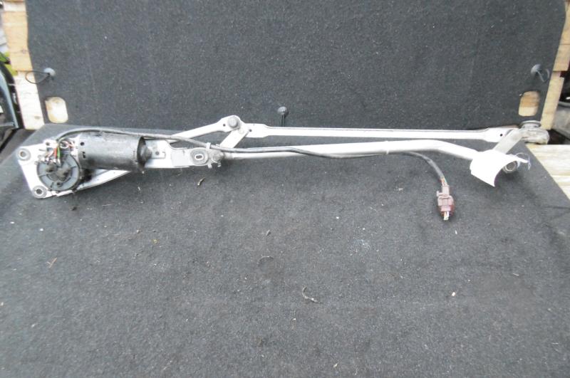Moteur essuie glace avant